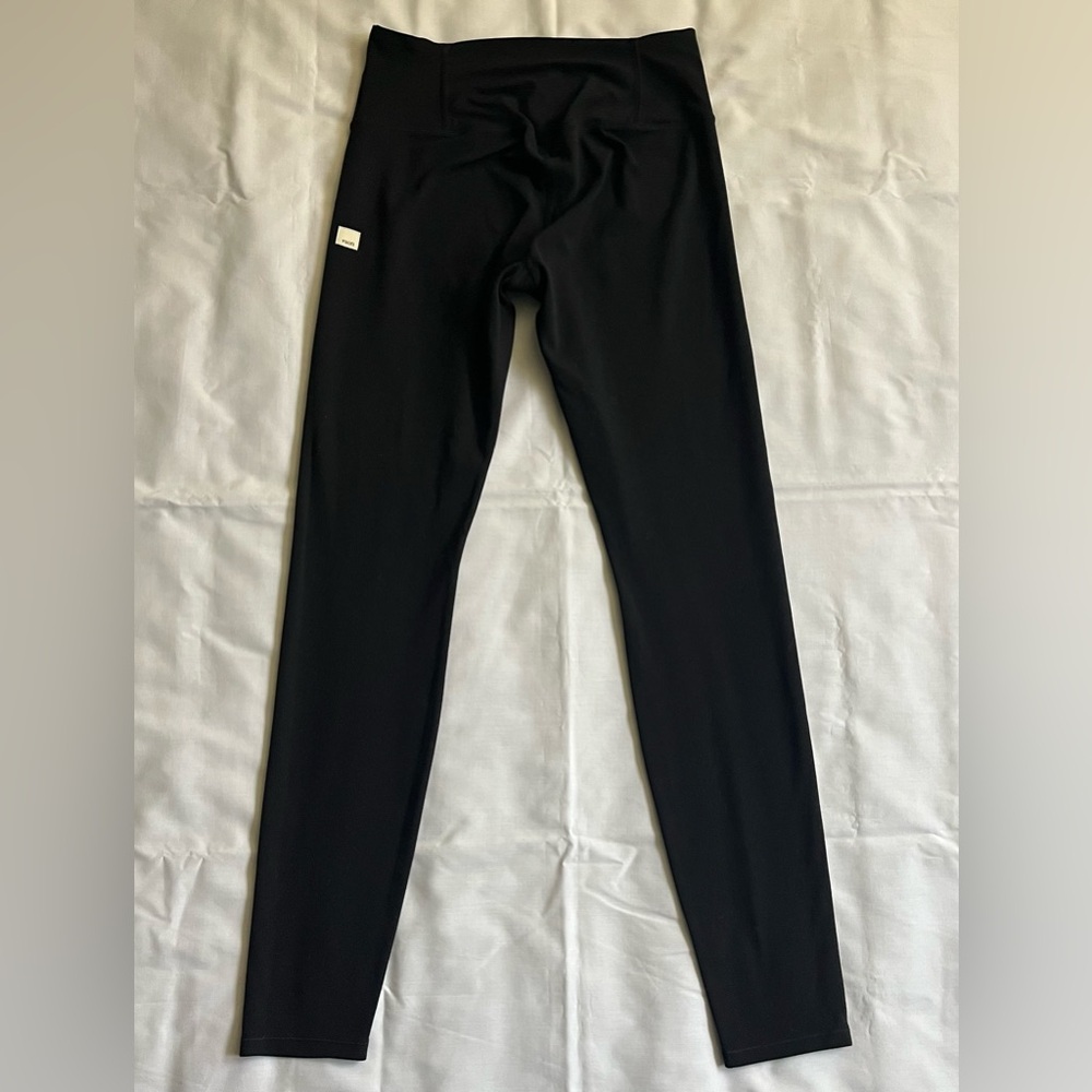 Vuori. Size M. All The Feels leggings.
